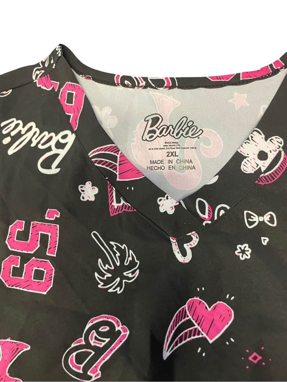Barbie Black & Pink Graphic women’s scrub top size 2xl ptp 24” - Picture 4 of 4